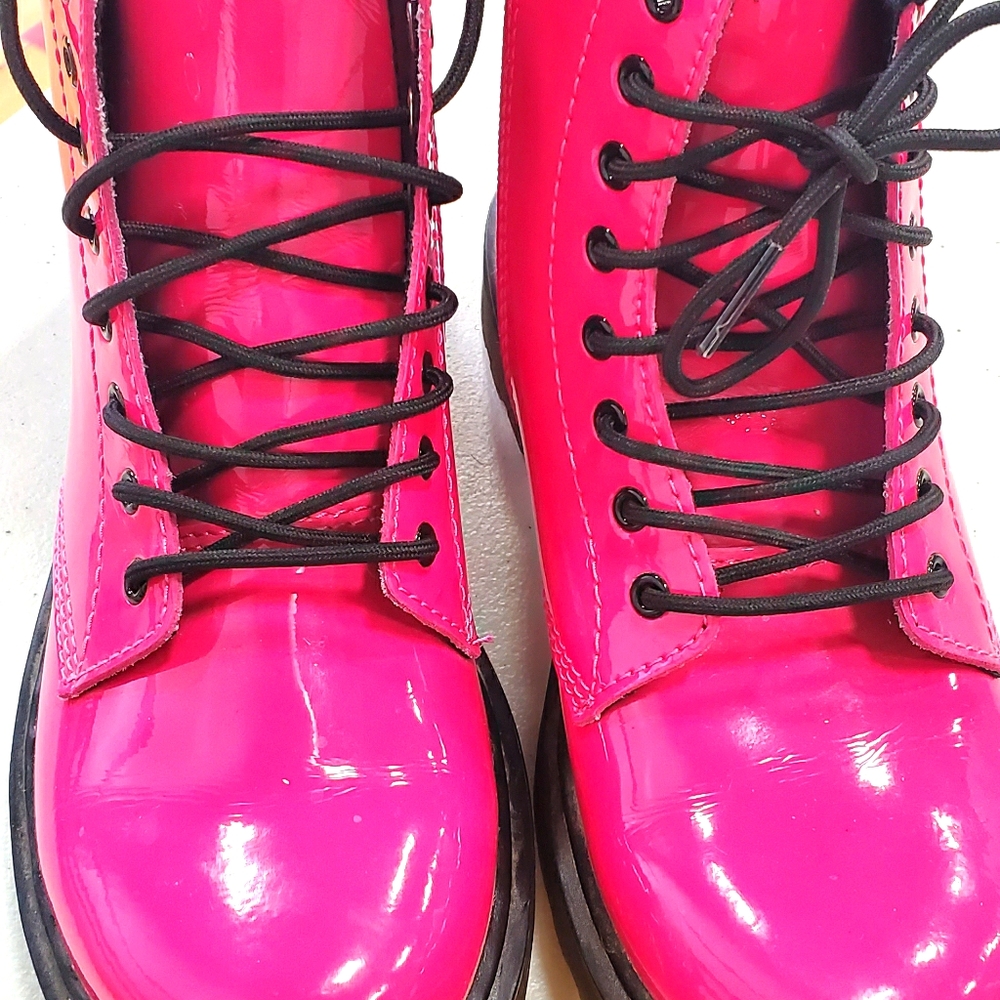 Dr. Marten Girls boots